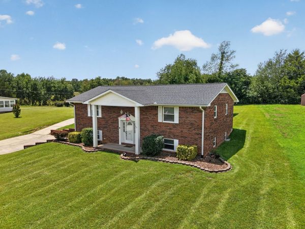 225 Westgate Dr , Baxter, TN 38544