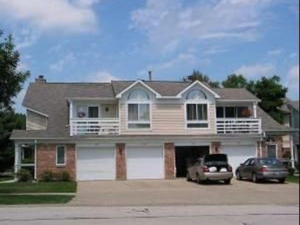 1042 Courtland Drive , Buffalo Grove, IL 60089