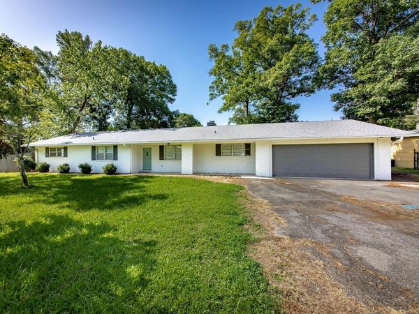 2112 Lancelot Lane, Jacksonville, AR 72076