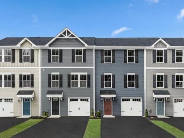 411B OAK RIDGE LN, WOODSTOCK, VA 22664