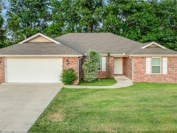 114 Lion Drive , Gravette, AR 72736