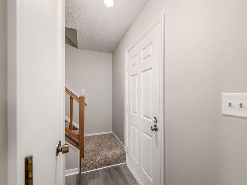 2407 Sanford Drive, Columbus, OH 43235 Photo 4