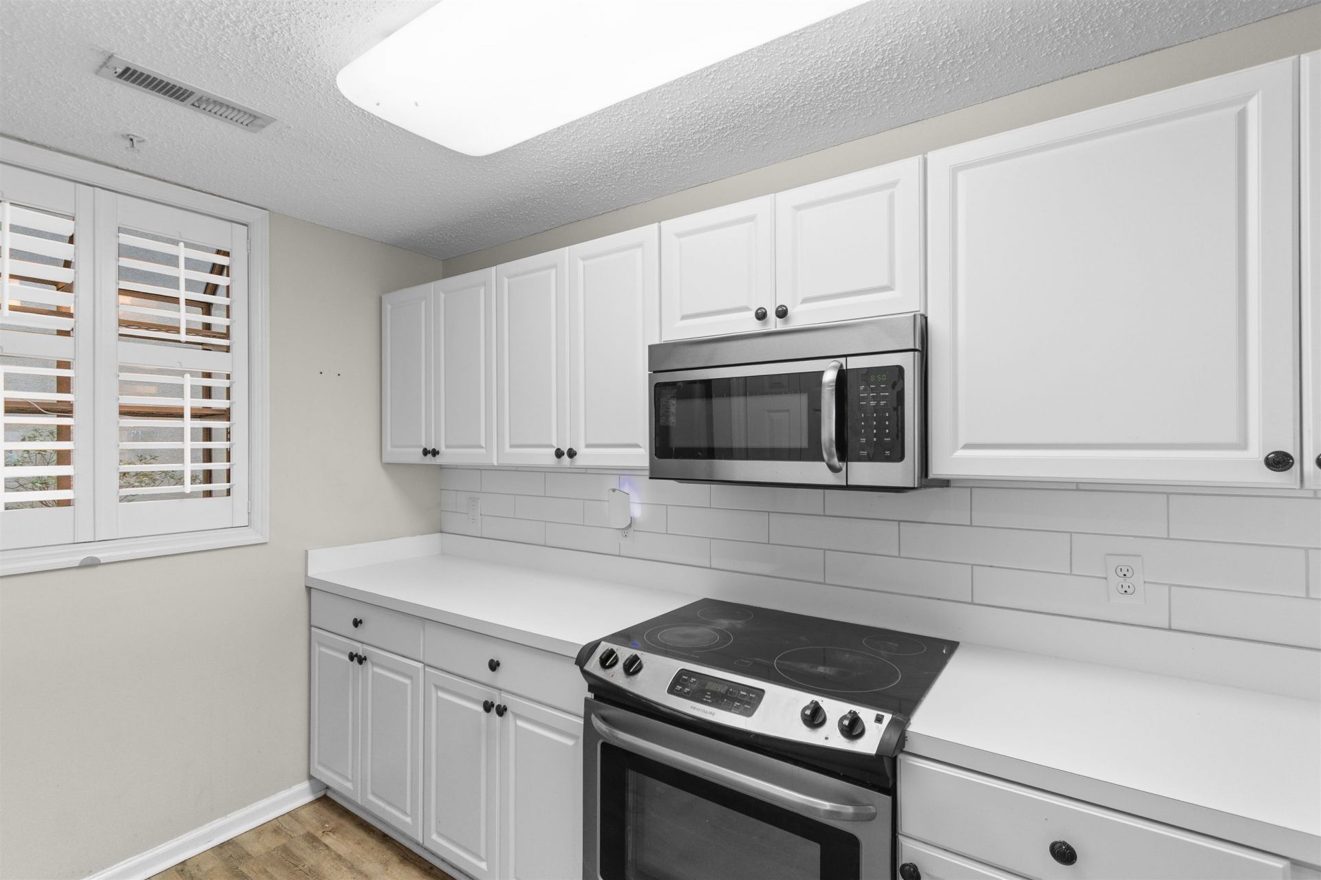 1551 Spinnaker Dr.  Photo 11