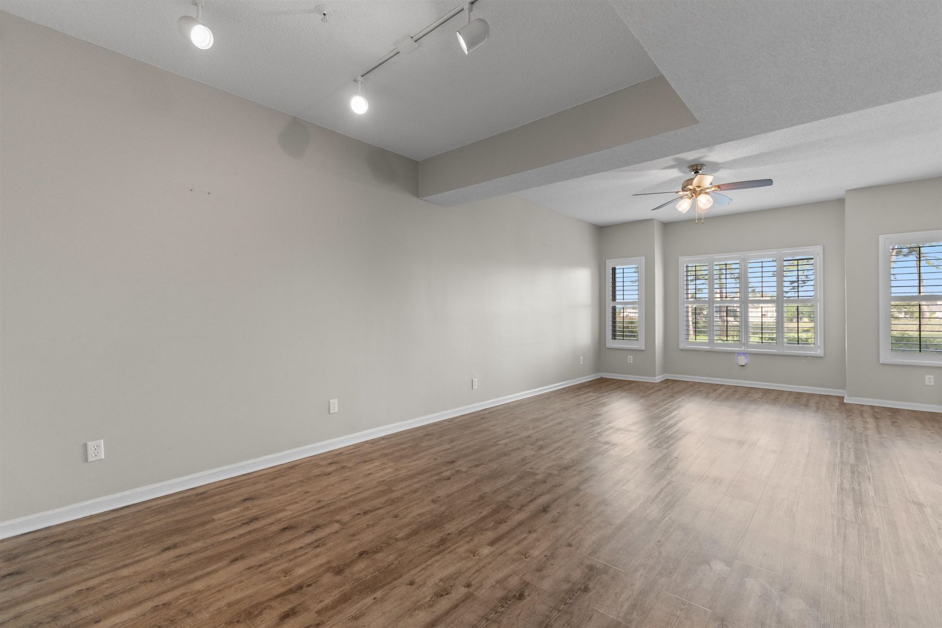 1551 Spinnaker Dr.  Photo 13