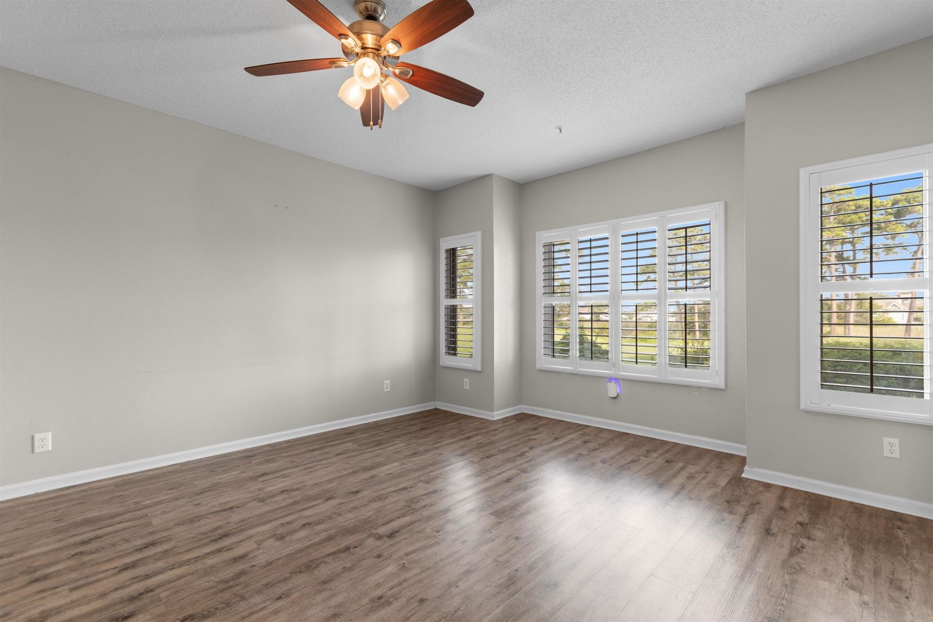 1551 Spinnaker Dr.  Photo 14