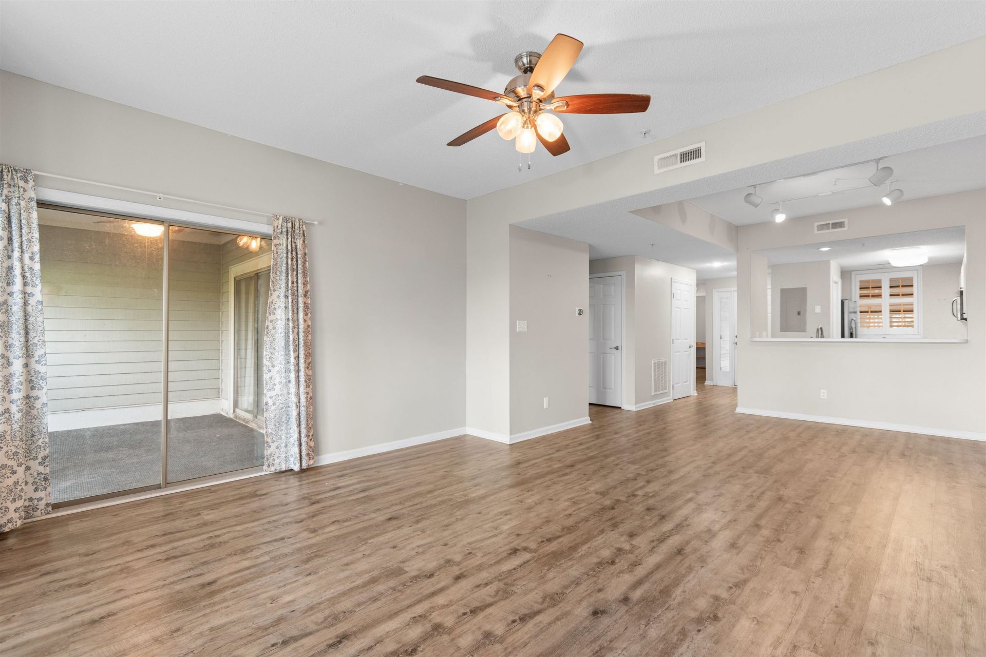1551 Spinnaker Dr.  Photo 15