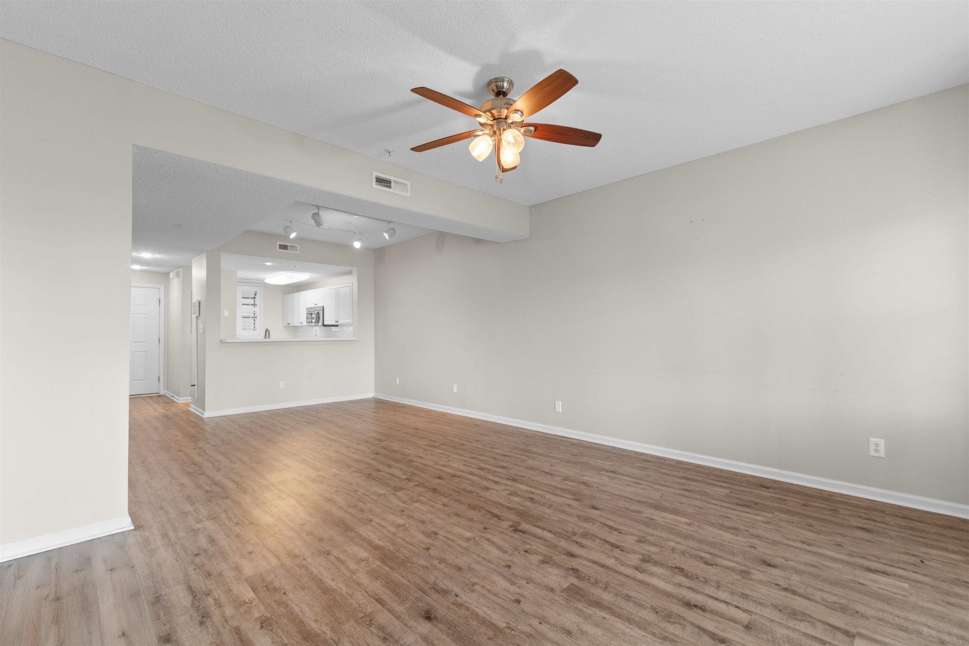 1551 Spinnaker Dr.  Photo 16