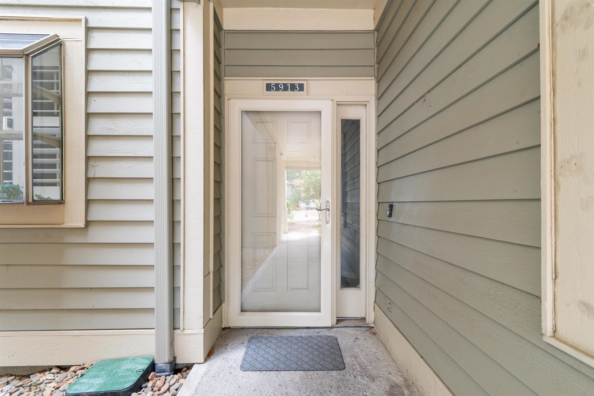 1551 Spinnaker Dr.  Photo 4