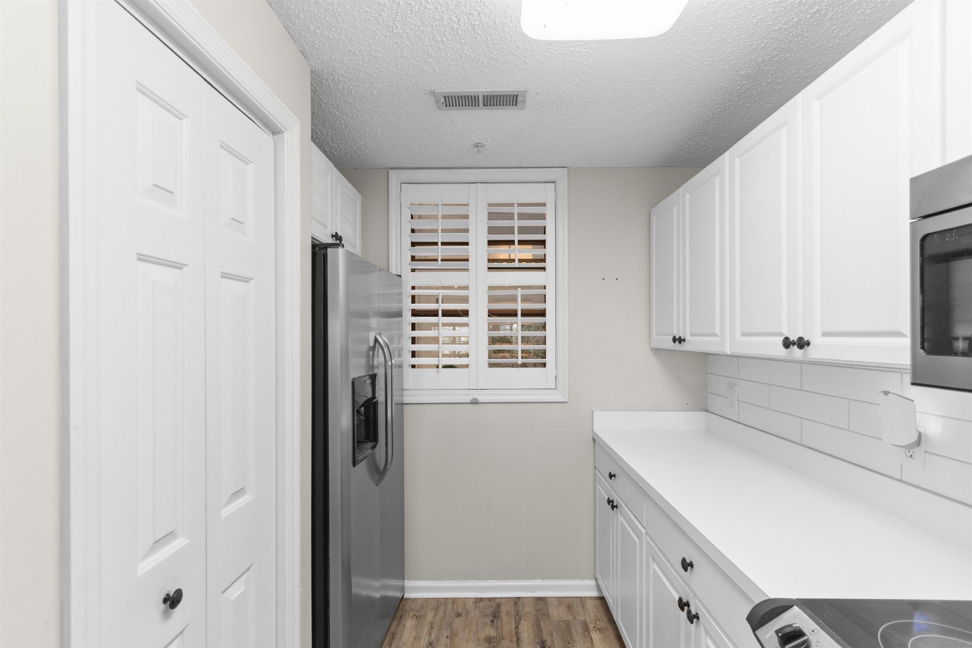 1551 Spinnaker Dr.  Photo 8