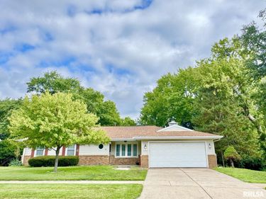 3307 W SAYMORE Lane, Peoria, IL 61615