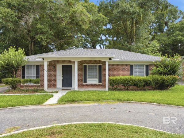509 Gayfer Avenue, Fairhope, AL 36532