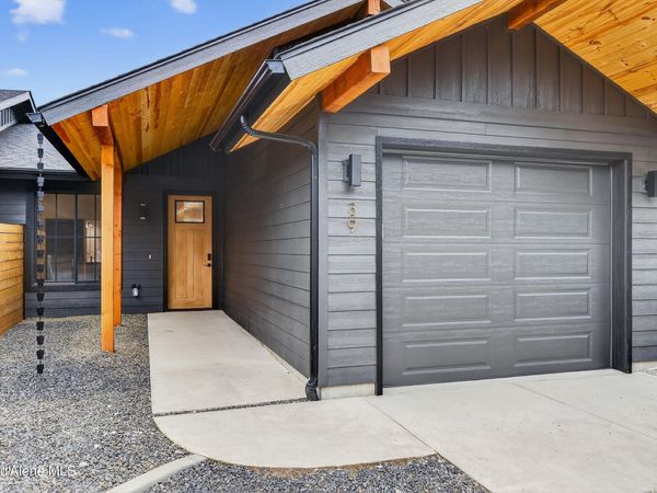 45 Rebecca LN , Nordman, ID 83848