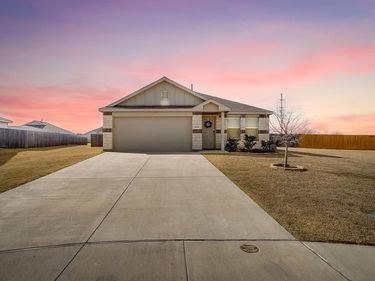 8300 Hollow Bend Street, Fort Worth, TX 76123