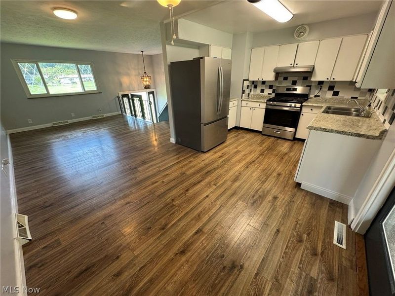 1168 Everbright Drive, Uniontown, OH 44685 Photo 5