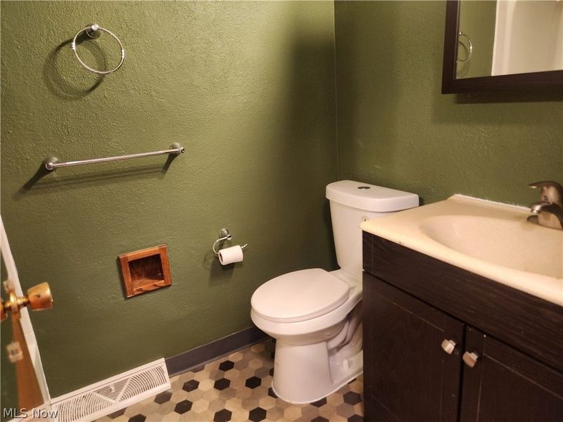 1168 Everbright Drive , Uniontown, OH 44685 Photo 8