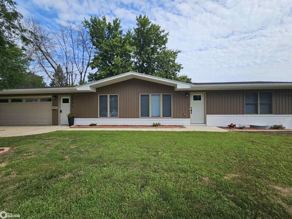 530 W 18Th Street, Carroll, IA 51401