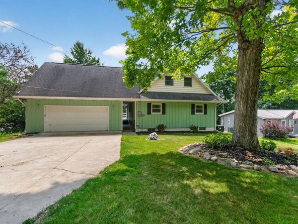 539 Fox Lake Trail, Horton, MI 49246