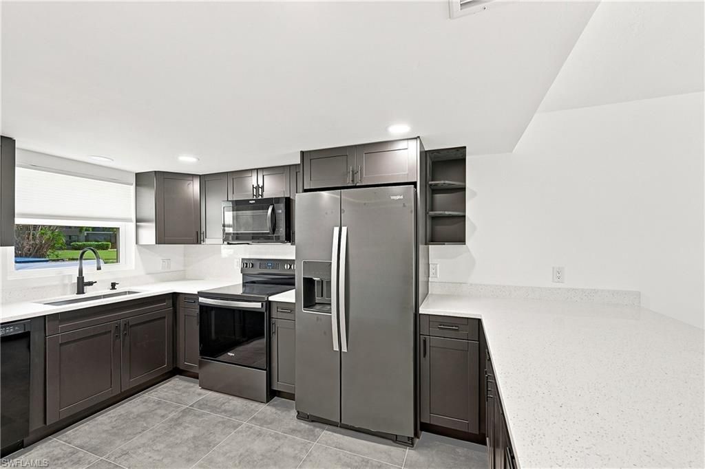 16881 Davis Rd , Unit 313, Fort Myers, FL 33908 Photo