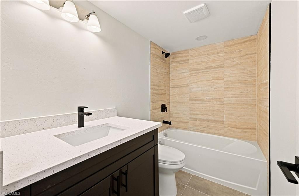 16881 Davis Rd , Unit 313, Fort Myers, FL 33908 Photo