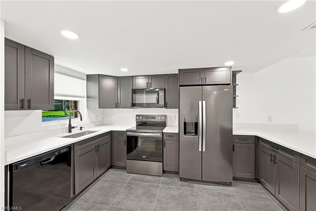 16881 Davis Rd , Unit 313, Fort Myers, FL 33908 Photo