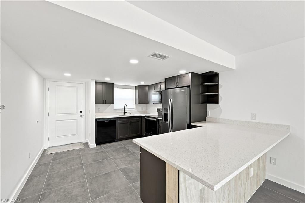 16881 Davis Rd , Unit 313, Fort Myers, FL 33908 Photo