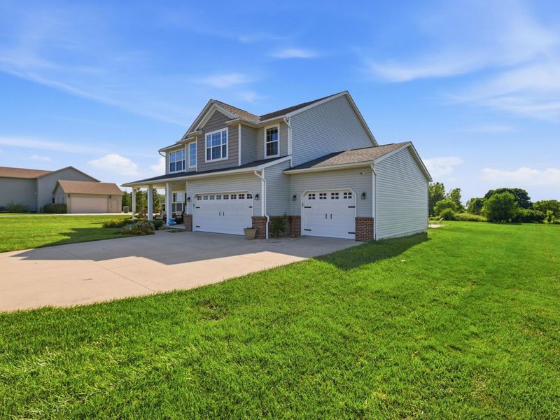 15115 Home Court, Ashville, OH 43103 Photo 4