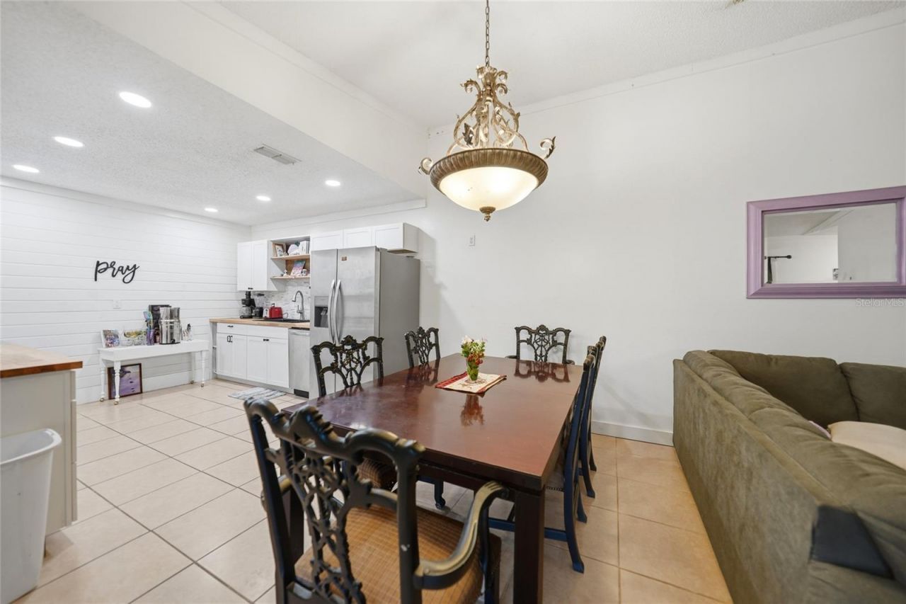 5625 Foxlake Drive, North Fort Myers, FL 33917 Photo