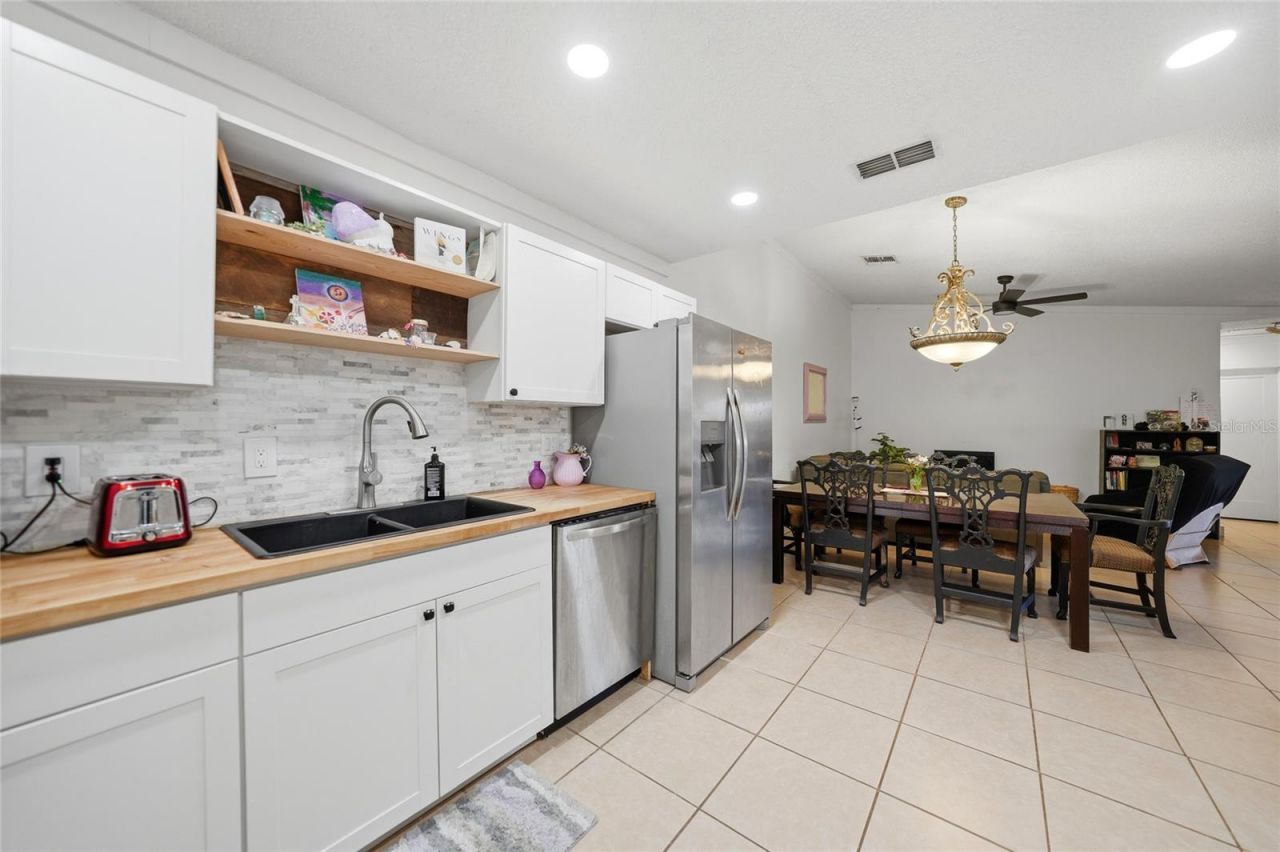 5625 Foxlake Drive, North Fort Myers, FL 33917 Photo