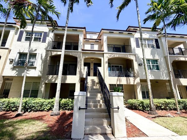 5840 W SAMPLE Road, Unit 303, Coral Springs, FL 33067
