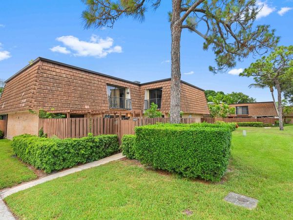 2423 24th Lane, Greenacres, FL 33463