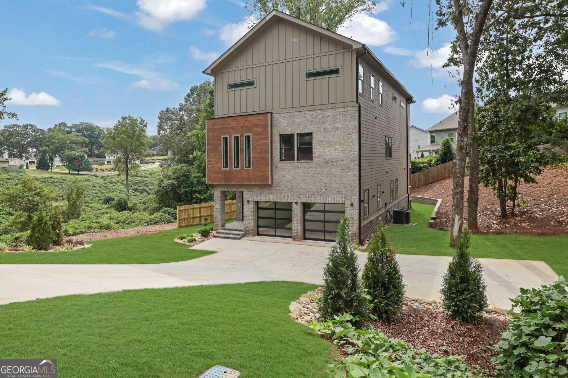 120 N Gwinnett Street, Buford, GA 30518 Main Photo