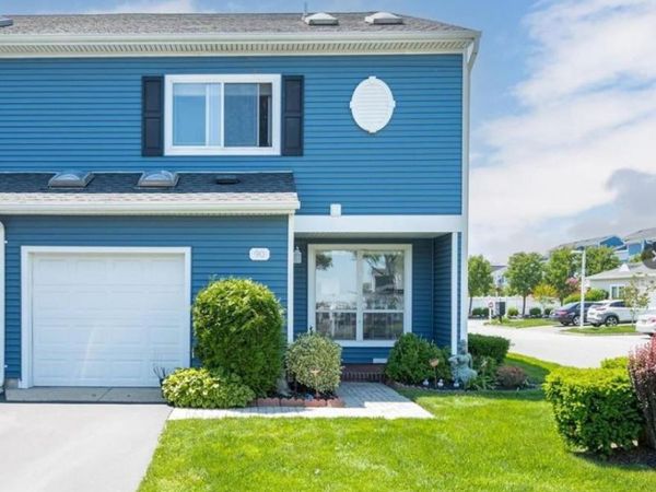 100 Baker Court , Unit 90, Island Park, NY 11558