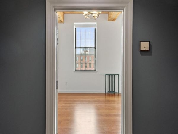 52 Lawrence Drive, Unit 515, Lowell, MA 01854