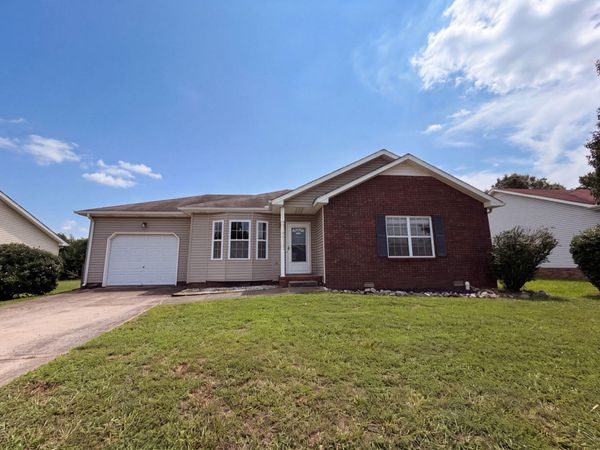 234 Grassmire Dr , Clarksville, TN 37042