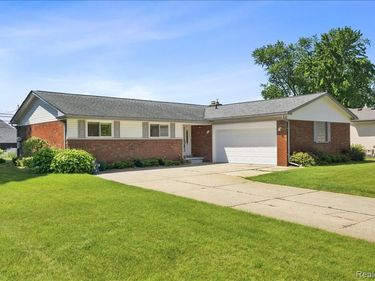 3370 Sandy Creek Drive, Shelby Township, Mi 48316