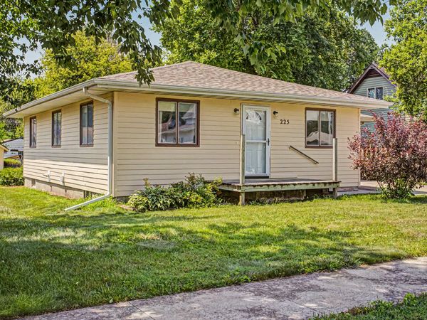 225 S Green Street, Roland, IA 50236