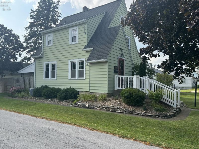 816 Clark Street, Willard, OH 44890 Photo 2