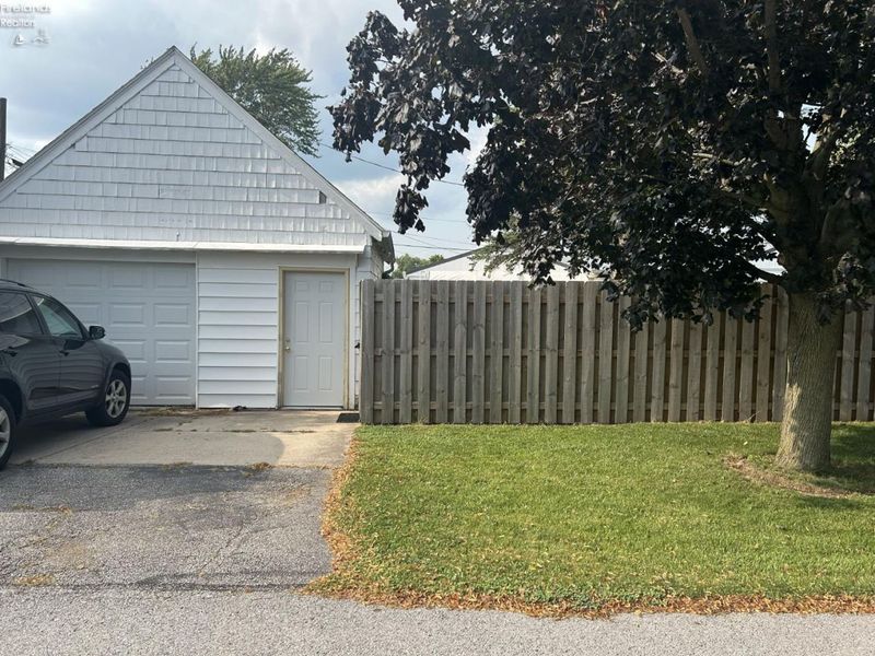 816 Clark Street, Willard, OH 44890 Photo 6