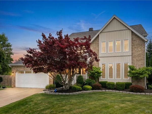 17 Spruceland , Lancaster, NY 14086