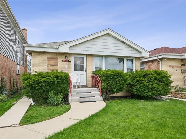 5026 N Michigan Avenue , Schiller Park, IL 60176