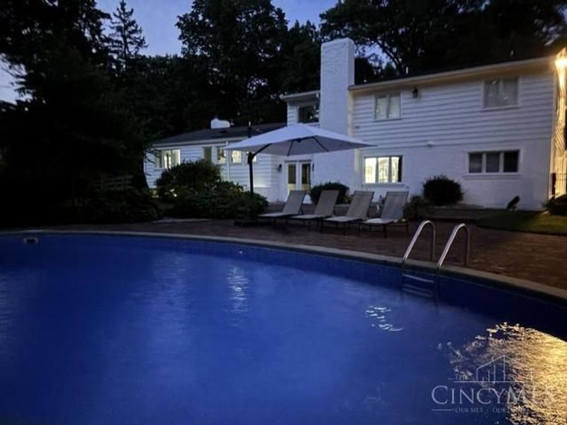 5025 Drake Rd, Indian Hill, OH 45243 Photo 6