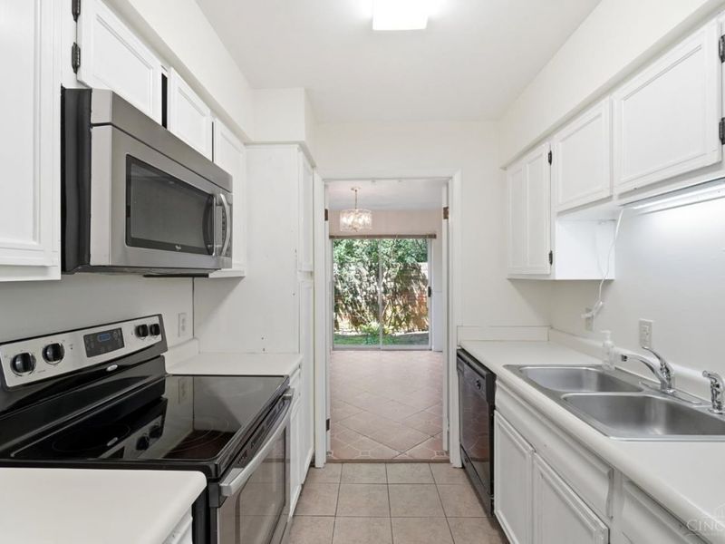 2111 Sutton Avenue, Unit G, Cincinnati, OH 45230 Photo 13