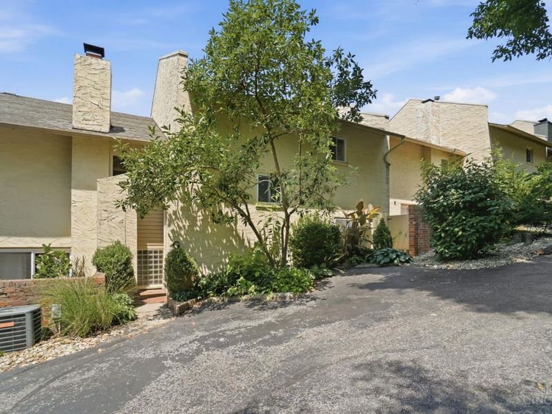 2111 Sutton Avenue, Unit G, Cincinnati, OH 45230 Photo 2