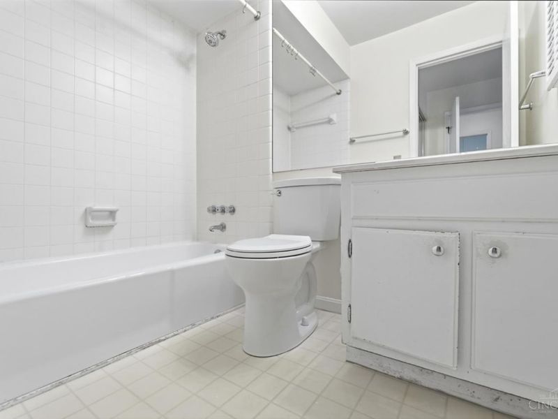 2111 Sutton Avenue, Unit G, Cincinnati, OH 45230 Photo 20