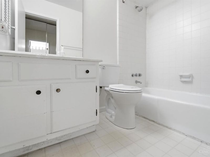 2111 Sutton Avenue, Unit G, Cincinnati, OH 45230 Photo 24