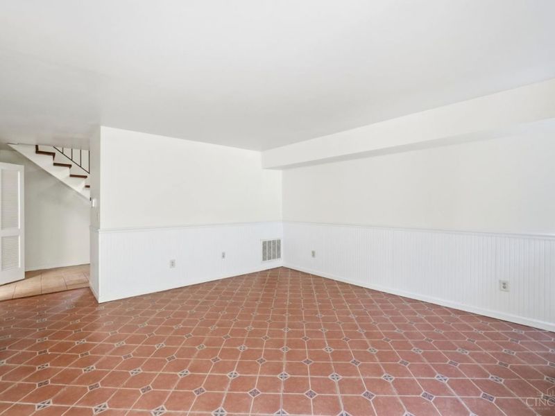 2111 Sutton Avenue, Unit G, Cincinnati, OH 45230 Photo 8