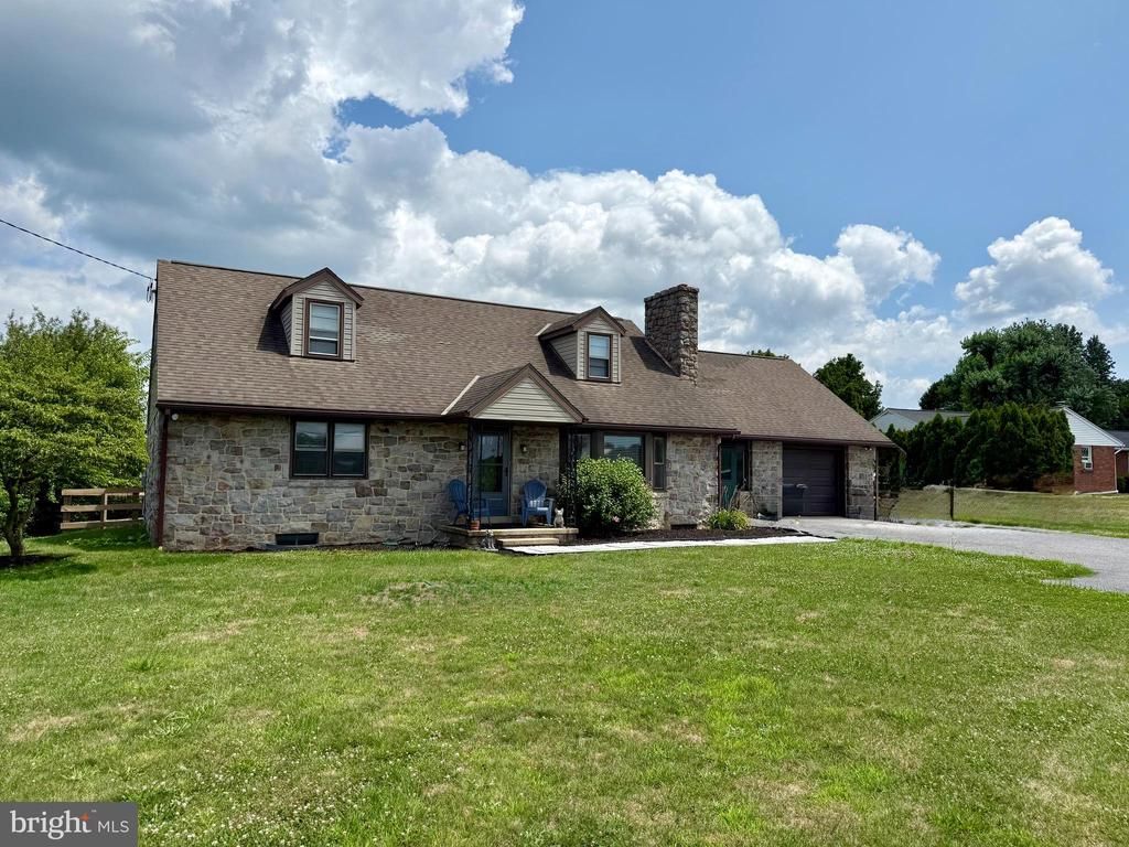 2245 MOSELEM SPRINGS ROAD , FLEETWOOD, PA 19522