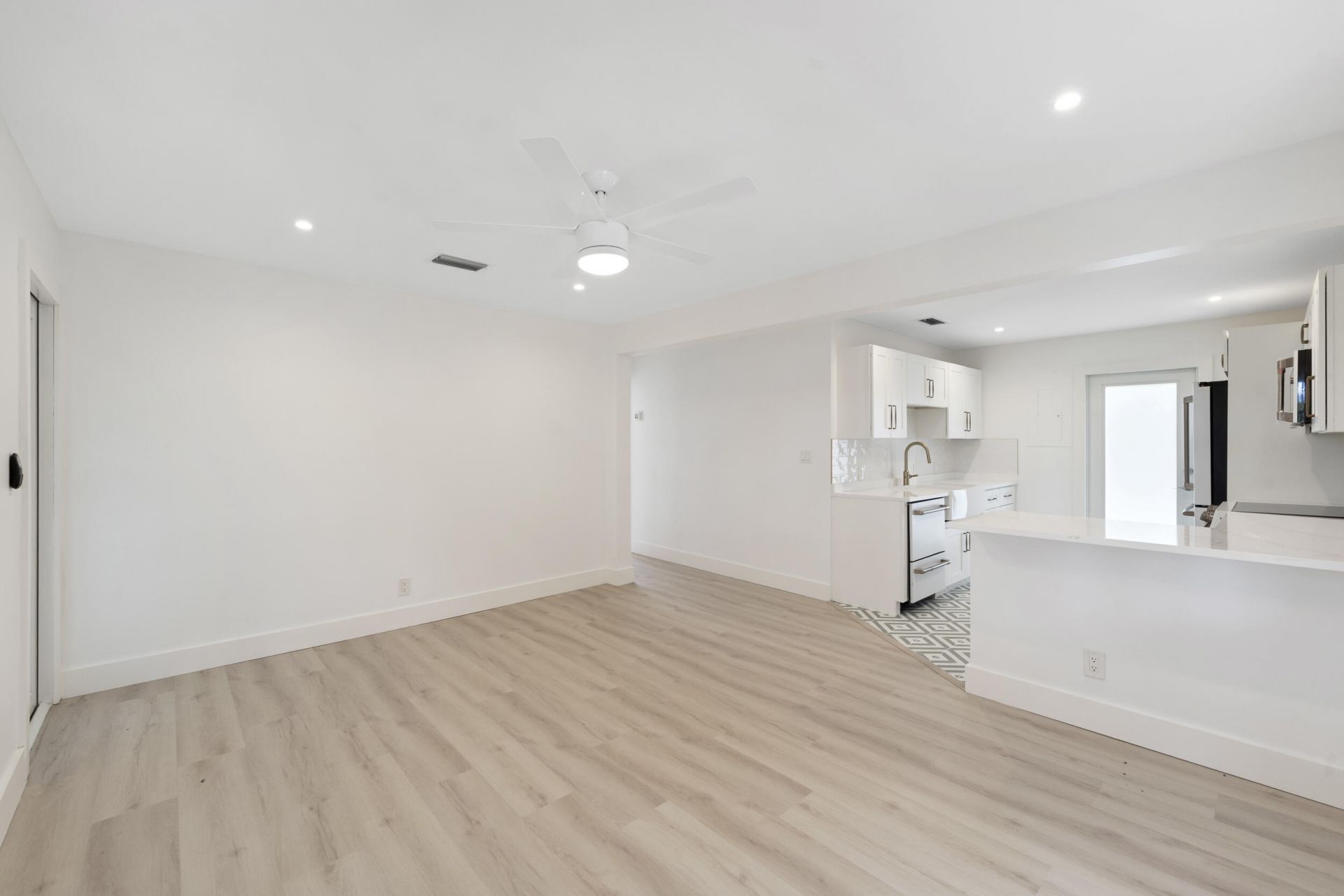 514 52nd Street, West Palm Beach, FL 33407 Photo