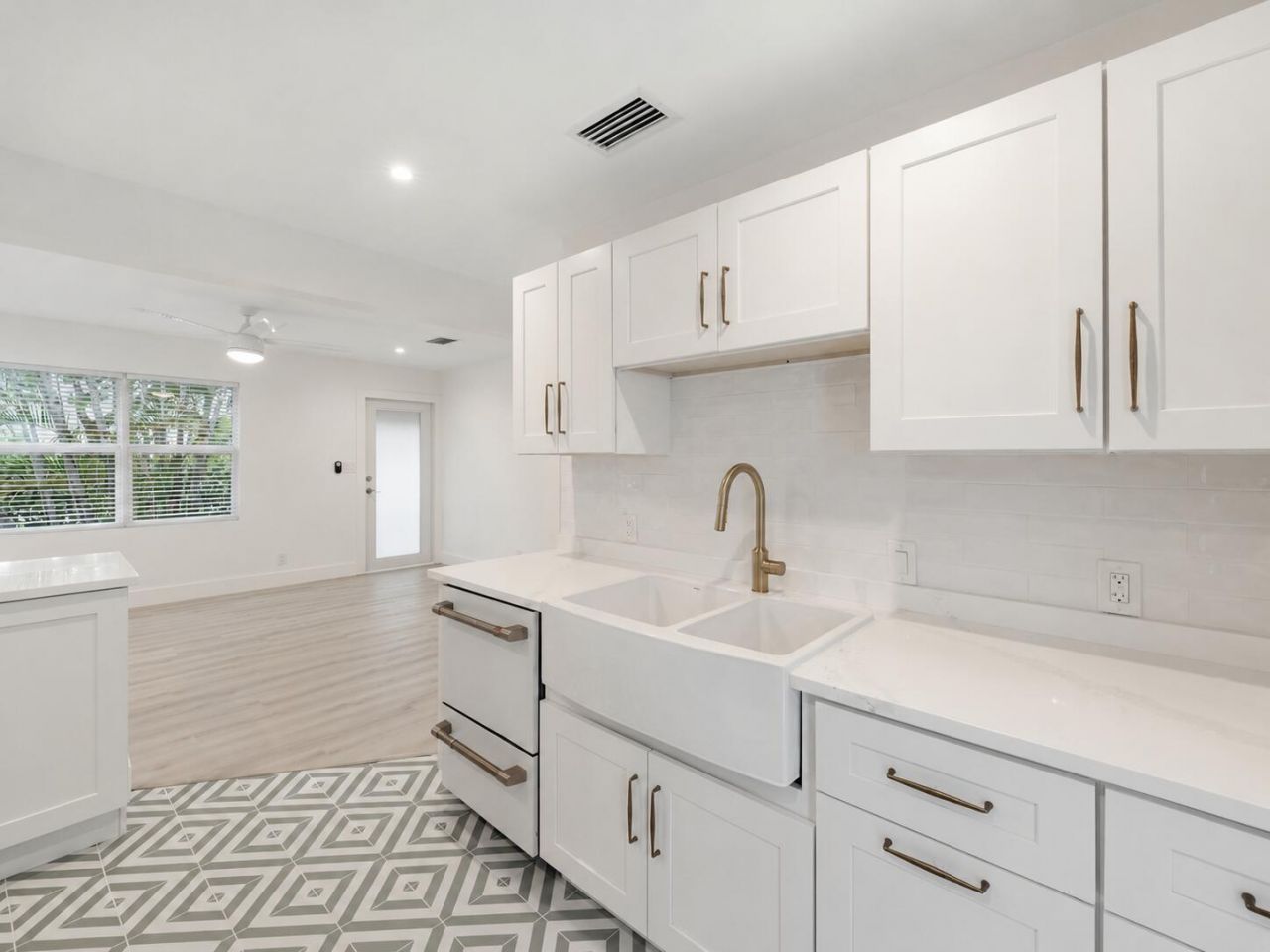 514 52nd Street, West Palm Beach, FL 33407 Photo