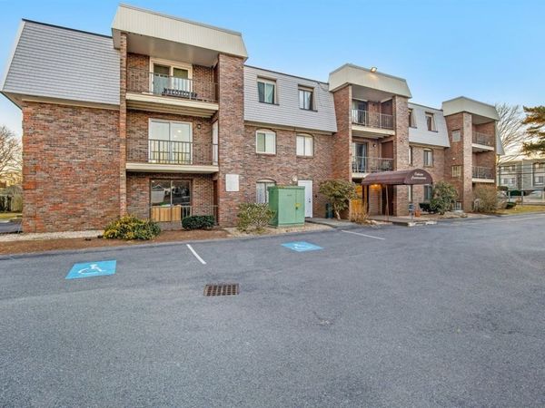 15 Oak Neck Rd, Unit 11, Barnstable, MA 02601